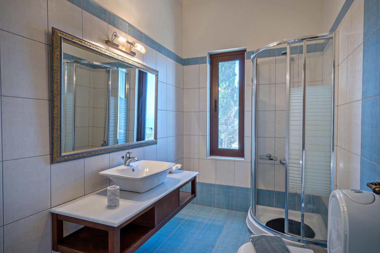 Sea Views At Villa Anemomylos With Heated Pool, Ping Pong And Tennis Agia Pelagia Eksteriør bilde